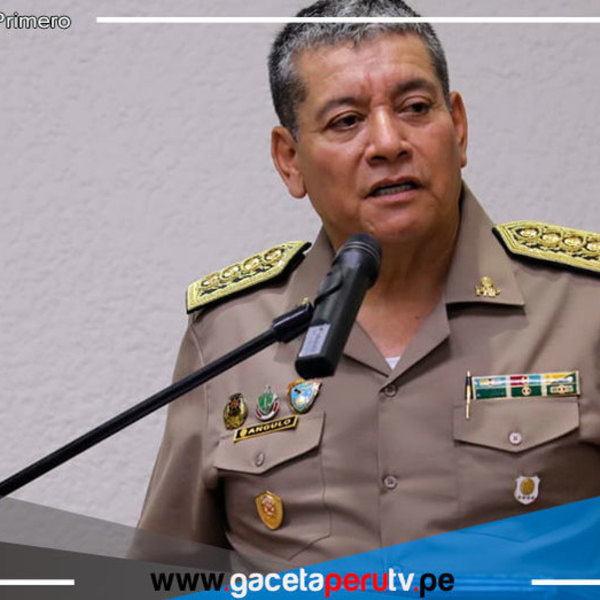 Despedida con Descontento: General Jorge Angulo Cuestiona su Retiro en Ceremonia de Cambio de Mando