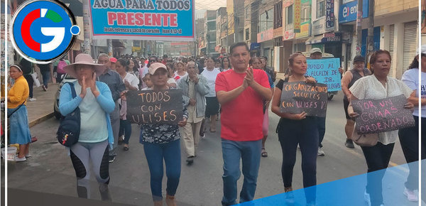 Ulises Villegas encabeza marcha por la recuperación de vías y la seguridad en Comas, respaldado por más de 3 mil vecinos