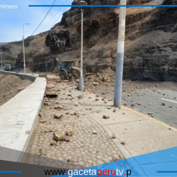 Riesgo en La Herradura: cierran vía de acceso tras caída de rocas