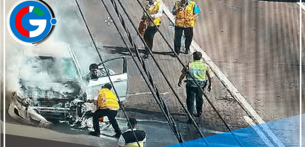 Vehículo se prende fuego en la Vía Expresa de Miraflores cerca de la estación Ricardo Palma