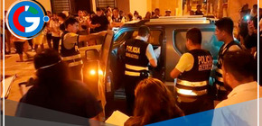 Mujer asesina a hombre al creer que era extorsionador mientras le entregaba flores