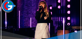 Kelly Clarkson eleva la emoción en una poderosa interpretación de 'What Was I Made For?' de Billie Eilish