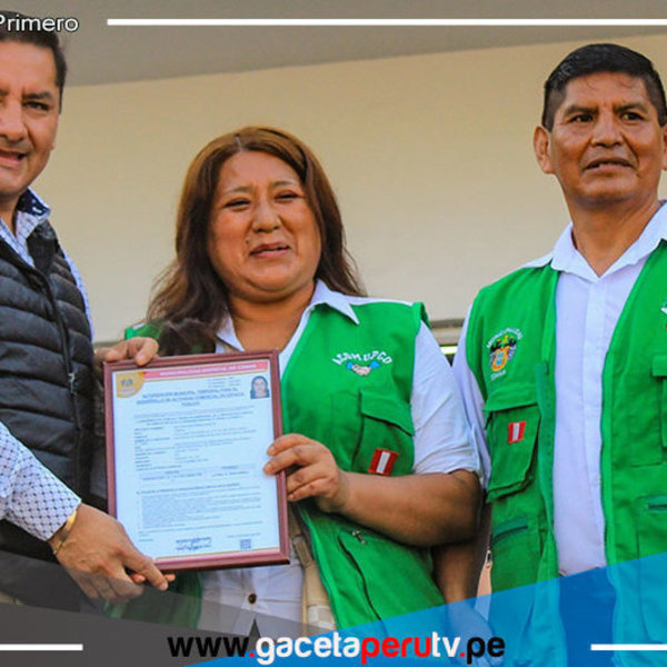 Alcalde Ulises Villegas Rojas premia el esfuerzo de emprendedores con 104 autorizaciones municipales