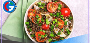 Sal de la rutina preparando esta ensalada de lentejas