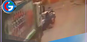 Camión de basura se estrella contra vivienda después de arrastrar auto