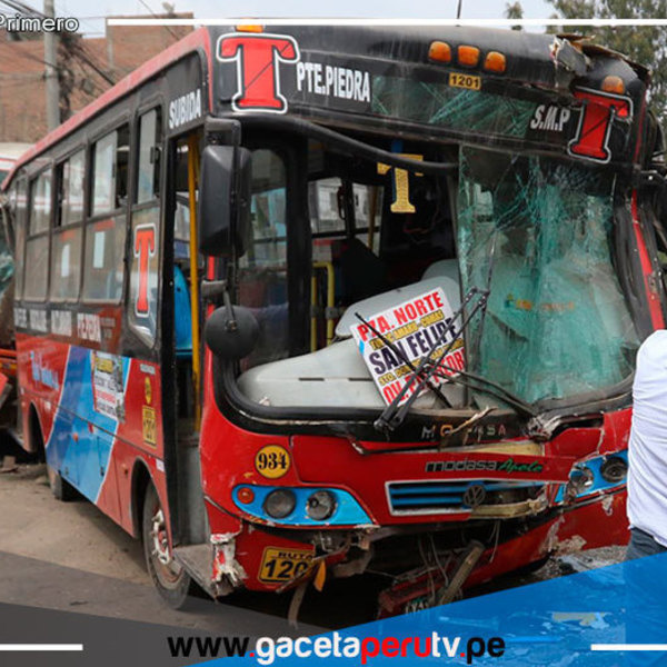 Choque de tres buses causa caos vehicular y múltiples heridos en Comas