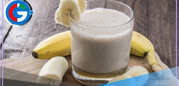Prepara este rico milkshake de plátano con avena
