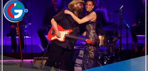 Chris Stapleton y Dua Lipa debutan dúo sorpresa en los Premios ACM