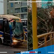 Bus de transporte público se despista en la Avenida Brasil