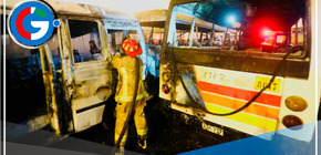 Más de 20 vehículos calcinados tras incendio en San Juan de Miraflores