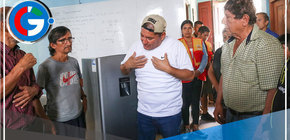 Alcalde de Comas lleva ayuda humanitaria a ancianos necesitados