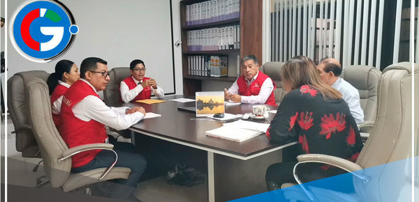 Gerente Municipal de Comas recibe a equipo de Contraloría para auditoría de contrataciones.