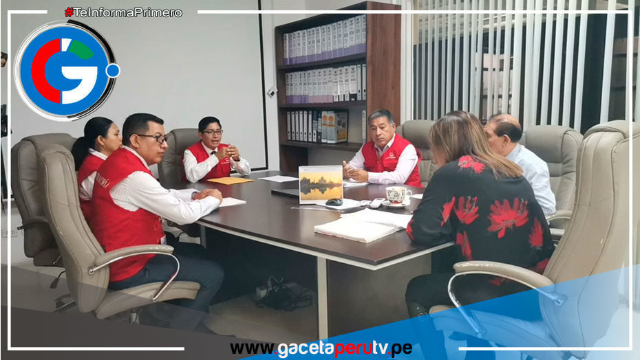 Gerente Municipal de Comas recibe a equipo de Contraloría para auditoría de contrataciones.