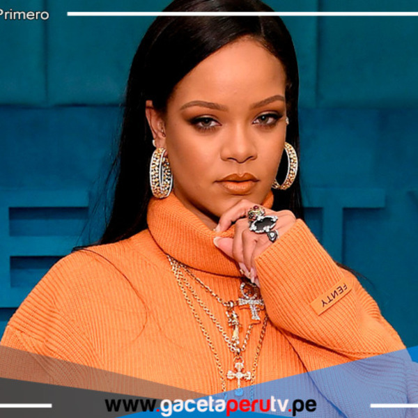 Rihanna brilla con siete diamantes