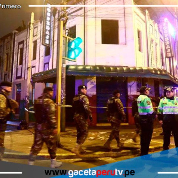 Sujetos detonan granada de guerra en hostal
