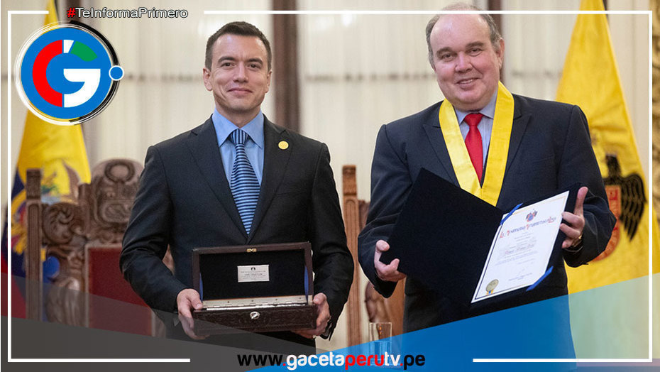 Presidente de Ecuador recibe llaves de ciudad de Lima