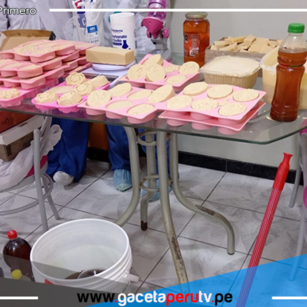 Elizabeth Rodríguez: La docente que transforma aceite en jabones ecológicos.