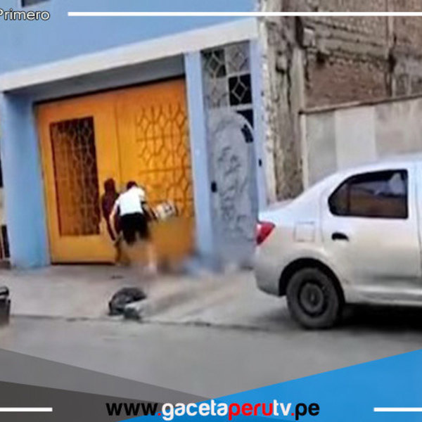 Una muchedumbre de personas mató a un hombre