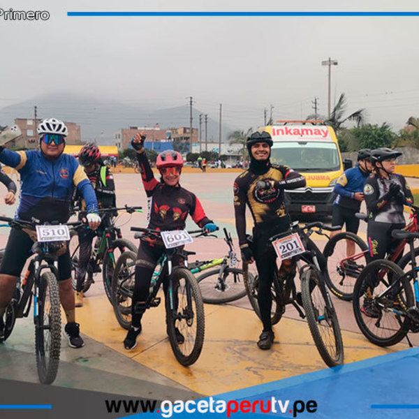 Ciclistas recorrieron cerros en exitosa "La Vuelta a Comas"