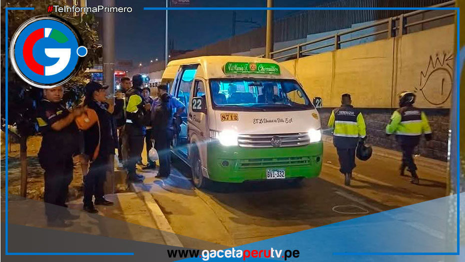 Ataque a combi deja dos muertos en plena vía pública
