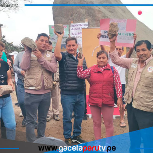 Alcalde de Comas inicia construcción de 12 calles tras 62 años