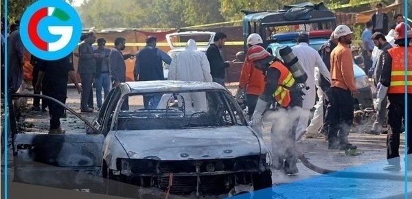 Al menos doce muertos en atentado suicida frente a tribunal paquistaní