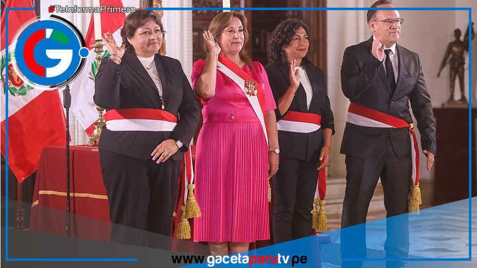 Dina Boluarte juramenta a tres nuevos ministros de Estado