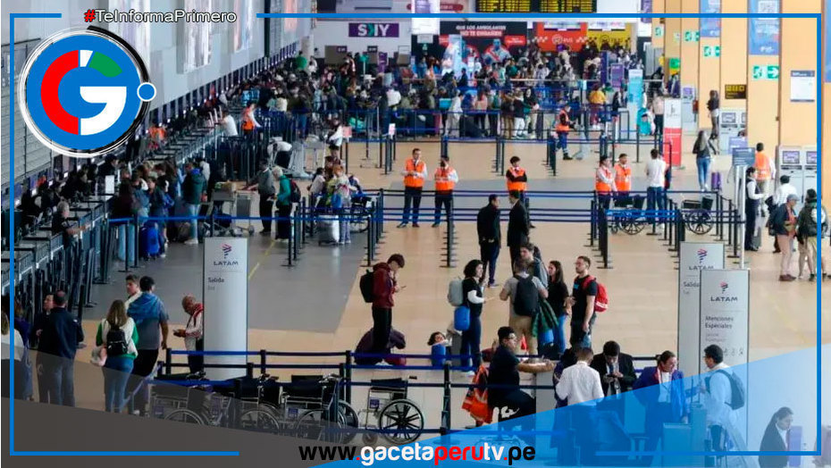 Más de 100 peruanos deportados llegan a Lima desde EE.UU.