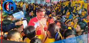 Alcalde Ulises Villegas motiva a estudiantes en Comas