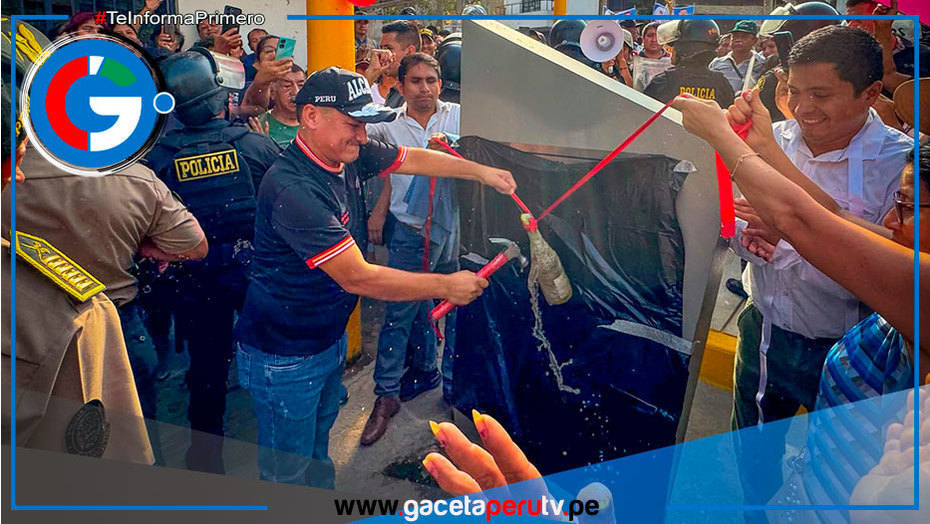 Alcalde Ulises Villegas entrega pistas y veredas en mercado de Comas
