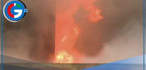 Cercado de Lima: inmueble en llamas colapsa tras 24 horas de incendio y fuego se reaviva