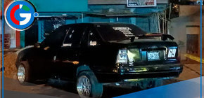 Delincuentes atacan a familia en auto frente a su casa en Puente Piedra