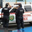 Mafia lanza explosivo contra local de taxistas en el Callao.