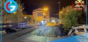 Padre e hijo mueren tras caer en socavón por lluvias.