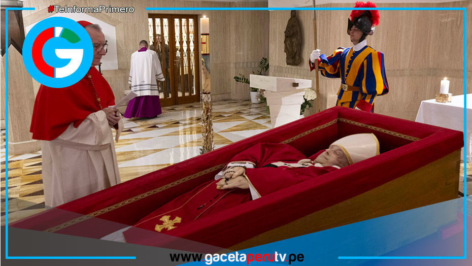 El Vaticano difunde imágenes del Papa Francisco fallecido