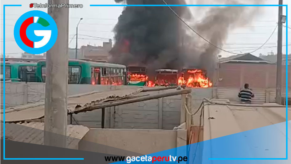 Cuatro buses incendiados en Carabayllo tras explosión