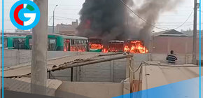 Cuatro buses incendiados en Carabayllo tras explosión
