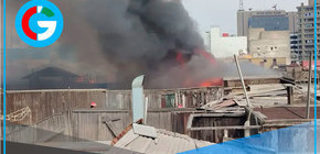 Voraz incendio consume casona en Plaza Bolognesi sin víctimas