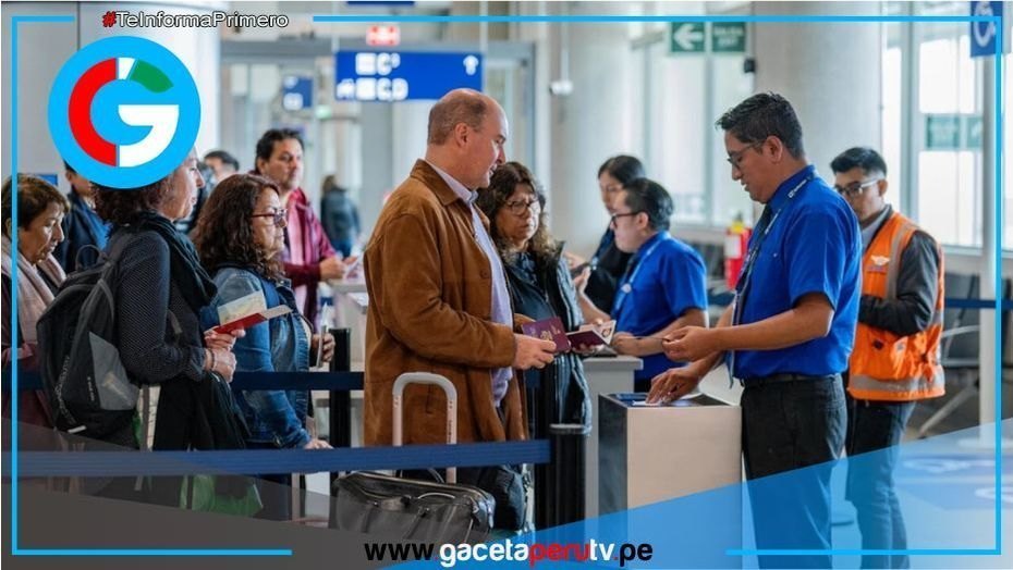 Pasajeros inauguran primer arribo internacional en nuevo Jorge Chávez