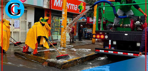 Municipio continúa campaña “Lavaton” en calles y avenidas principales