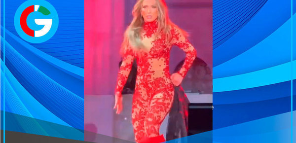 Jennifer López canta en español y conmueve a su público