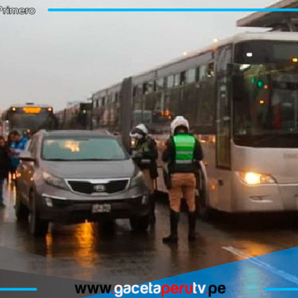 Autoridades imponen multa de 428  soles a 32 vehículos infractores hoy