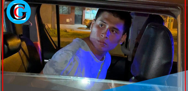Delincuente cae tras arranchar celular en plena avenida en Comas