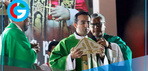 Parroquia San José Obrero recibe mitra enviada desde el Vaticano