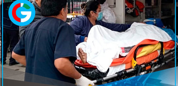 Chofer de bus baleado en SJL conduce herido hasta hospital