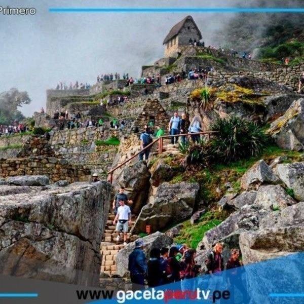 Paro indefinido paraliza Machu Picchu y deja turistas varados