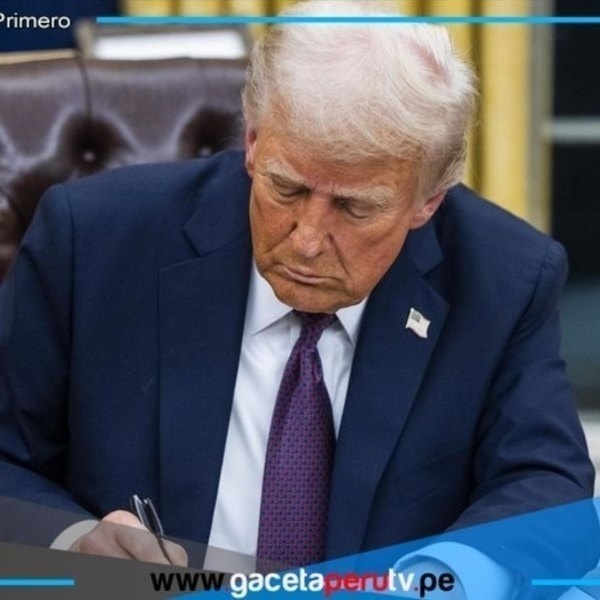 Trump ordena tarifa de US$100,000 para visas H-1B anuales