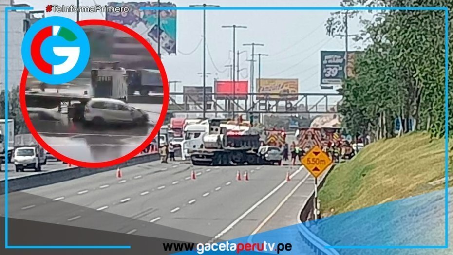 Camioneta queda destrozada tras choque con poste en Panamericana