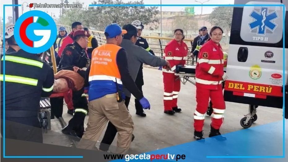 Miniván cae del puente Ricardo Palma y deja varios heridos