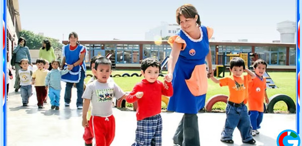 Expertos advierten que decir "ya eres grande" genera presión escolar en los niños